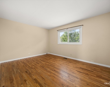 572 Oswego Drive - Photo Thumbnail 9