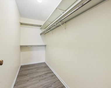 826 Thornton Court - Photo Thumbnail 9