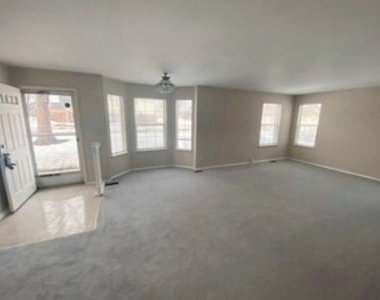 1249 S Wellington Court S - Photo Thumbnail 2