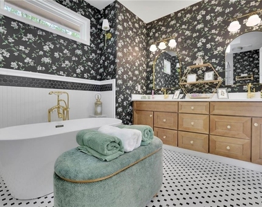 5995 Spring Street - Photo Thumbnail 25