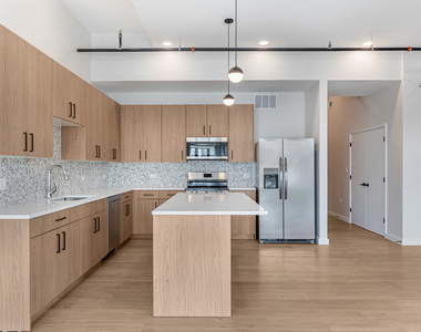 805 N Milwaukee Avenue - Photo Thumbnail 5