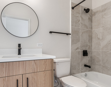 805 N Milwaukee Avenue - Photo Thumbnail 14