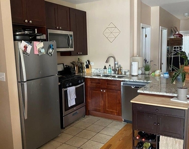 1902 W North Avenue - Photo Thumbnail 4