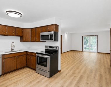 31 Green Oaks Drive - Photo Thumbnail 4