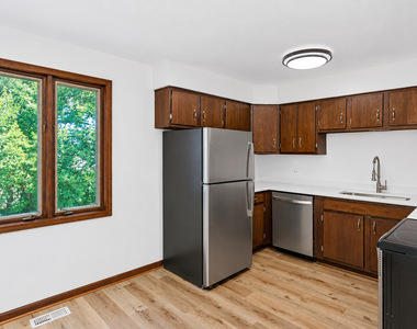 31 Green Oaks Drive - Photo Thumbnail 5