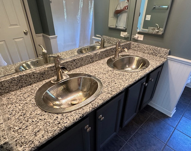 992 White Pine Drive - Photo Thumbnail 15