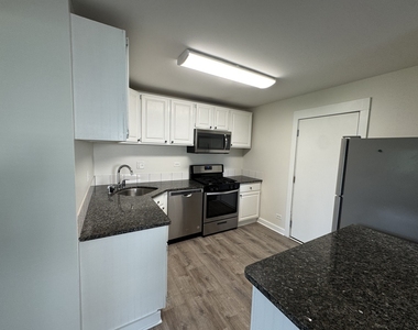 11411 Douglas Avenue - Photo Thumbnail 2