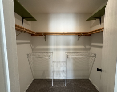 11411 Douglas Avenue - Photo Thumbnail 17