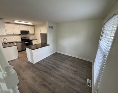 11411 Douglas Avenue - Photo Thumbnail 4