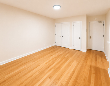 1504 N Dearborn Street - Photo Thumbnail 6
