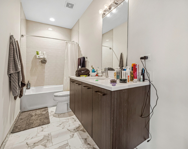 1045 W Cornelia Avenue - Photo Thumbnail 8