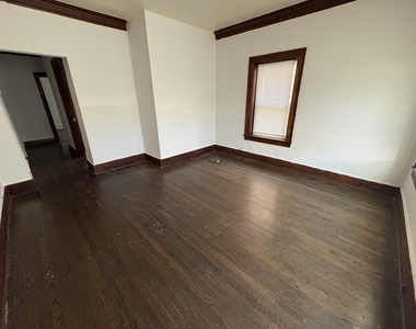 83 W 15th Street - Photo Thumbnail 4