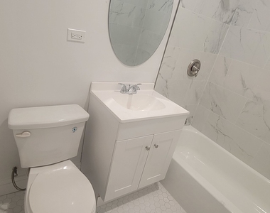 3207 N Wilton Avenue - Photo Thumbnail 17