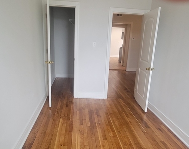 3207 N Wilton Avenue - Photo Thumbnail 14