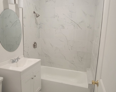 3207 N Wilton Avenue - Photo Thumbnail 16