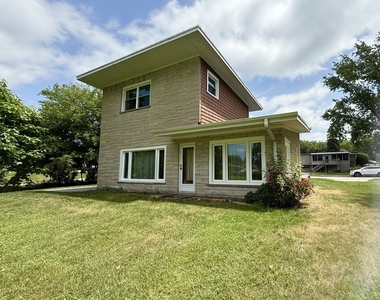 34 S River Street - Photo Thumbnail 1