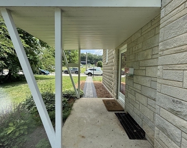 34 S River Street - Photo Thumbnail 3