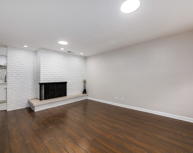 2910 N Halsted Street - Photo Thumbnail 2
