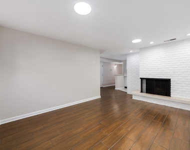 2910 N Halsted Street - Photo Thumbnail 1