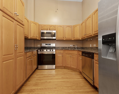 4020 S Drexel Boulevard - Photo Thumbnail 1