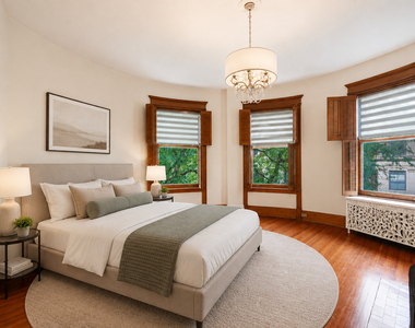 1210 N Astor Street - Photo Thumbnail 11