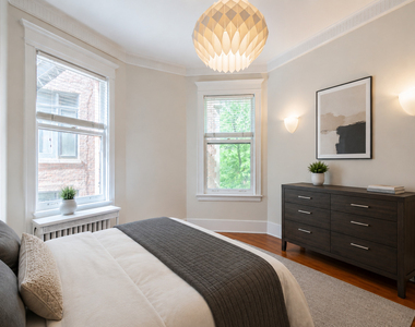 1210 N Astor Street - Photo Thumbnail 17