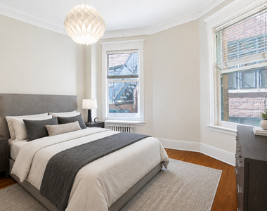 1210 N Astor Street - Photo Thumbnail 16