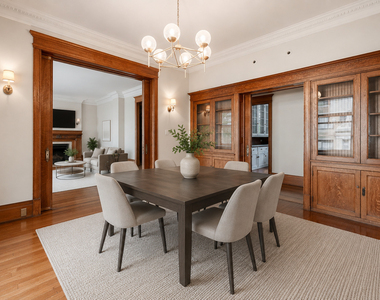 1210 N Astor Street - Photo Thumbnail 5