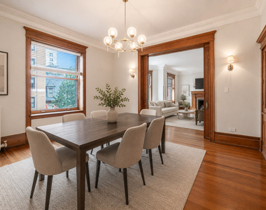 1210 N Astor Street - Photo Thumbnail 6