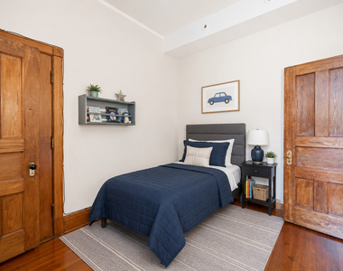 1210 N Astor Street - Photo Thumbnail 19