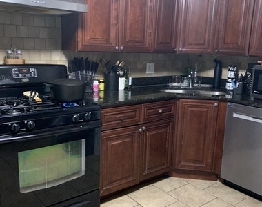 1003 Centurion Lane - Photo Thumbnail 7