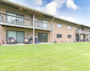 7413 Brookdale Drive - Photo Thumbnail 16