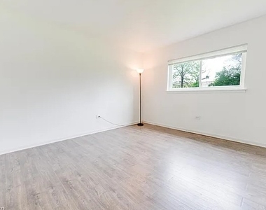 7413 Brookdale Drive - Photo Thumbnail 9
