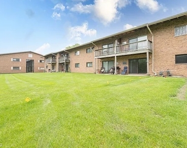 7413 Brookdale Drive - Photo Thumbnail 17
