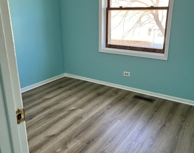 1521 N Lake Shore Drive - Photo Thumbnail 2