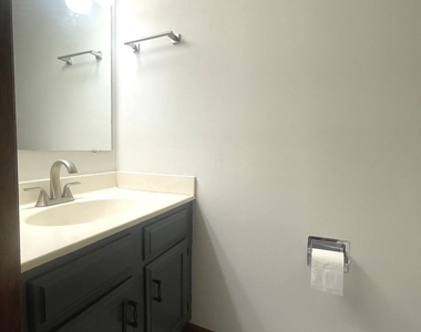 4330 Huntington Boulevard - Photo Thumbnail 6