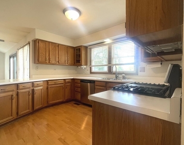 4330 Huntington Boulevard - Photo Thumbnail 4