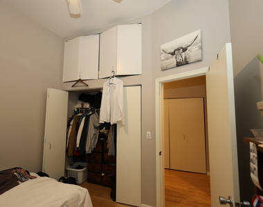 1026 W Roscoe Street - Photo Thumbnail 9