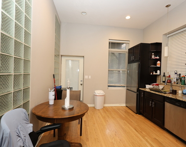 1026 W Roscoe Street - Photo Thumbnail 16
