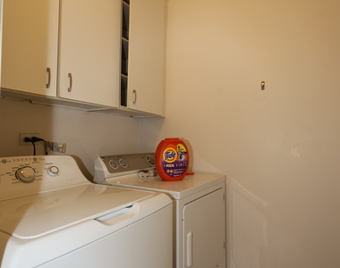 1026 W Roscoe Street - Photo Thumbnail 12