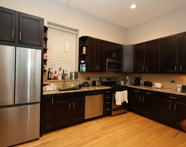 1026 W Roscoe Street - Photo Thumbnail 13