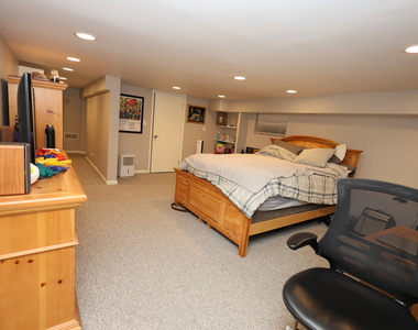 1026 W Roscoe Street - Photo Thumbnail 22