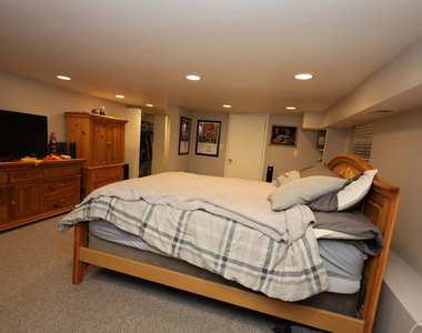 1026 W Roscoe Street - Photo Thumbnail 23