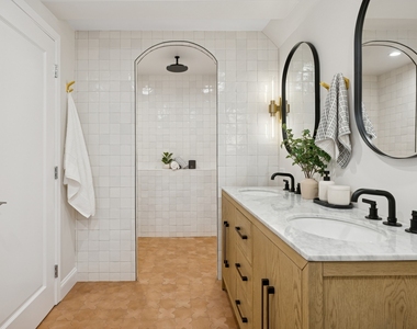 1065 N Marshfield Avenue - Photo Thumbnail 5