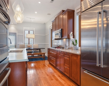 1065 N Marshfield Avenue - Photo Thumbnail 17