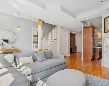 1065 N Marshfield Avenue - Photo Thumbnail 23