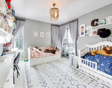 41 E 8th Street - Photo Thumbnail 19