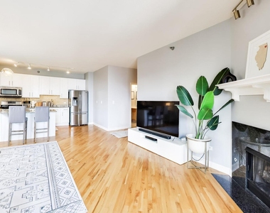 41 E 8th Street - Photo Thumbnail 10
