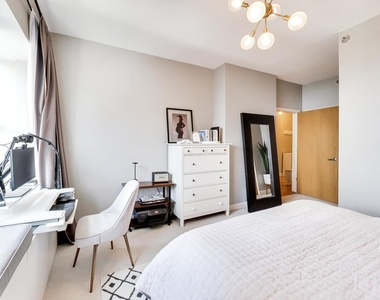 41 E 8th Street - Photo Thumbnail 16