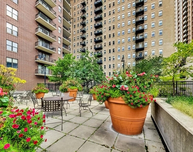 41 E 8th Street - Photo Thumbnail 30